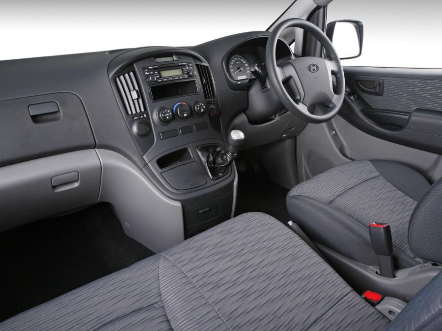  Hyundai H-1 Van 2009 года  (ZA) (фото 13 из 16)